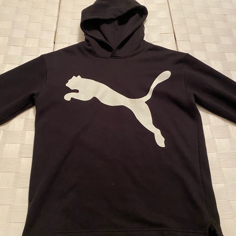 Boys Puma hoodie size (10/12)